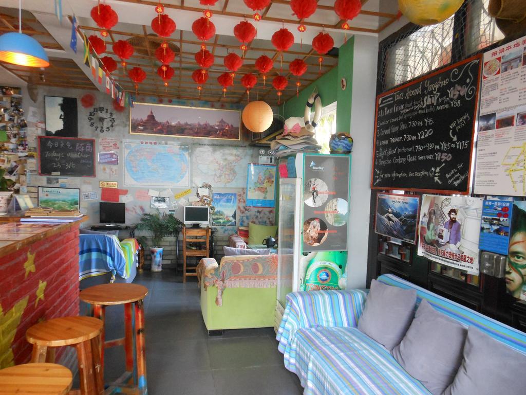 Yangshuo Travellers Land Youth Hostel Exterior photo