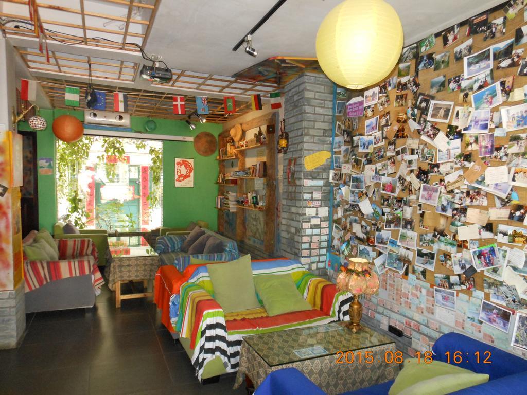 Yangshuo Travellers Land Youth Hostel Exterior photo