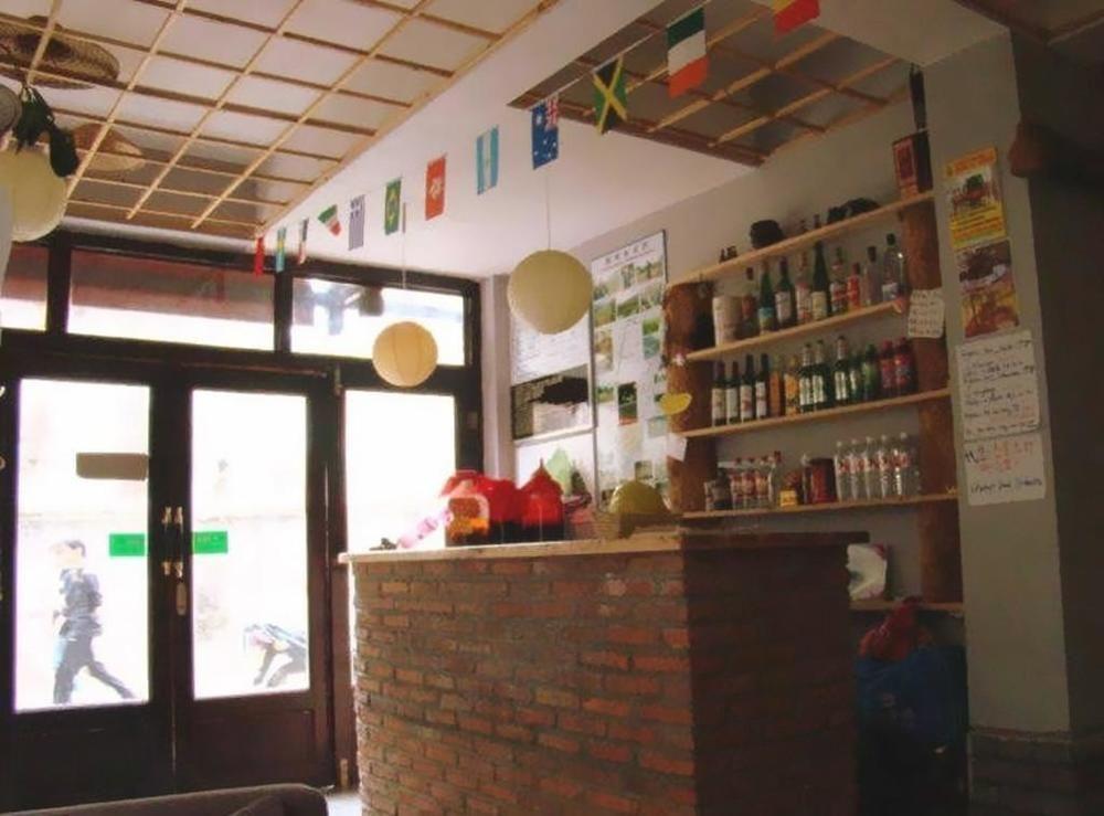 Yangshuo Travellers Land Youth Hostel Exterior photo