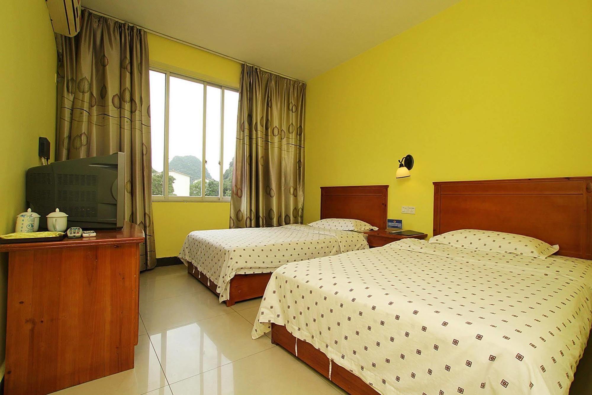 Yangshuo Travellers Land Youth Hostel Exterior photo